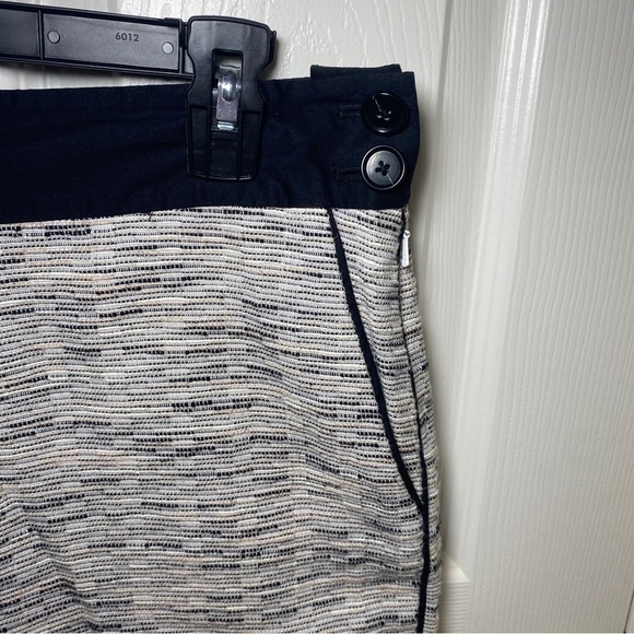 Black and white twill LOFT shorts - Picture 3 of 7